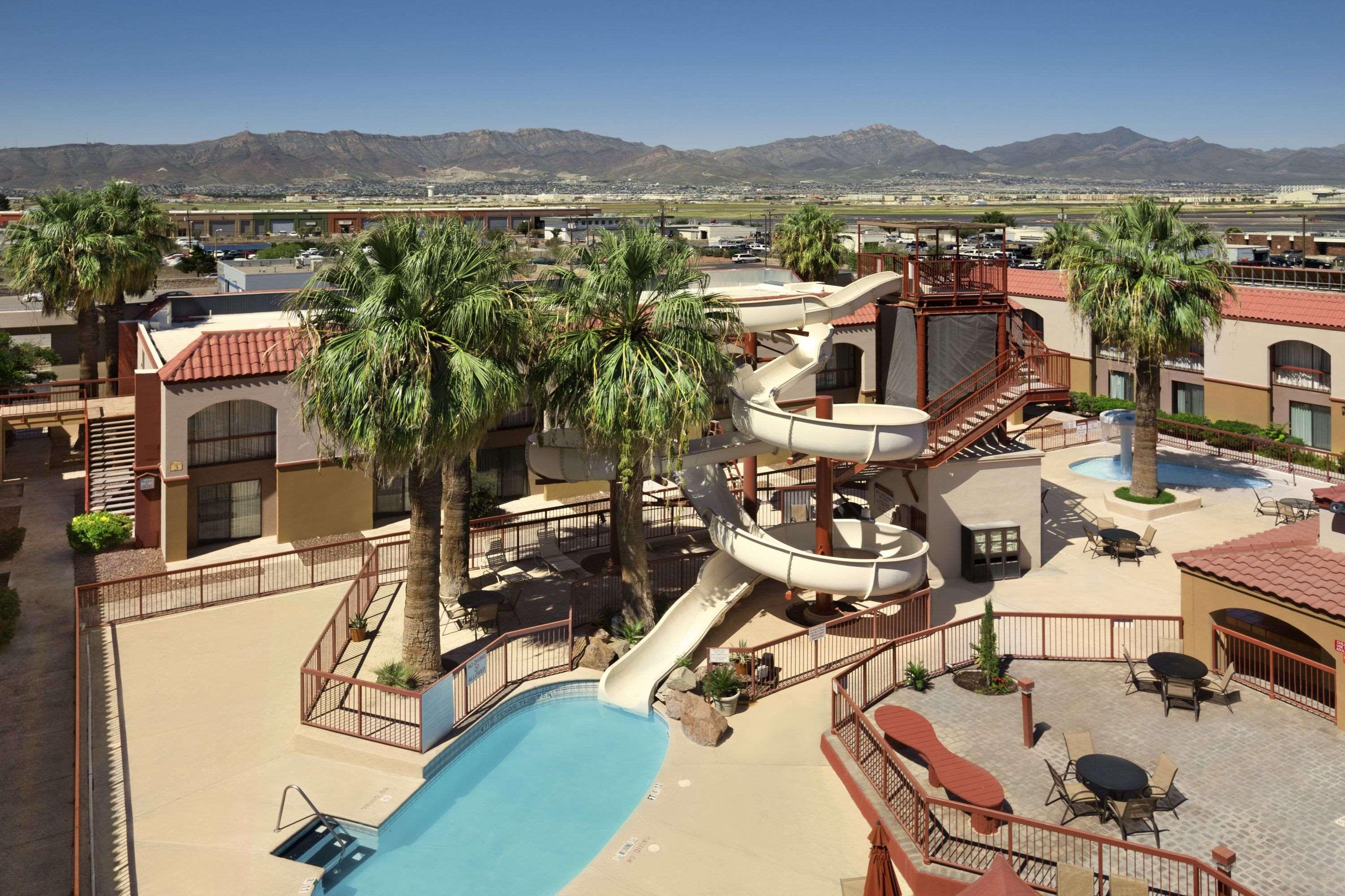 Wyndham El Paso Airport And Water Park Hotel Exterior photo